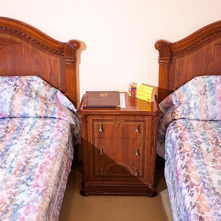 Astoria Hotel Днепър Стая снимка