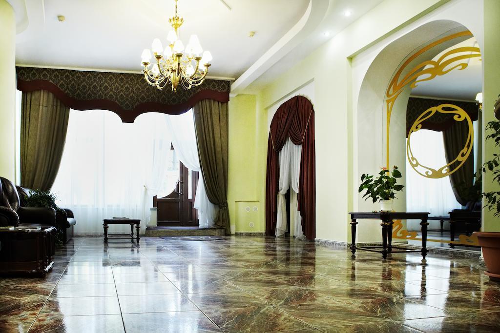Astoria Hotel Днепър Екстериор снимка