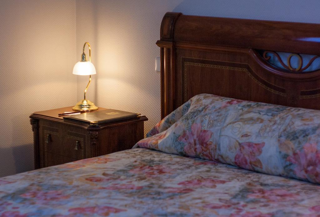 Astoria Hotel Днепър Екстериор снимка