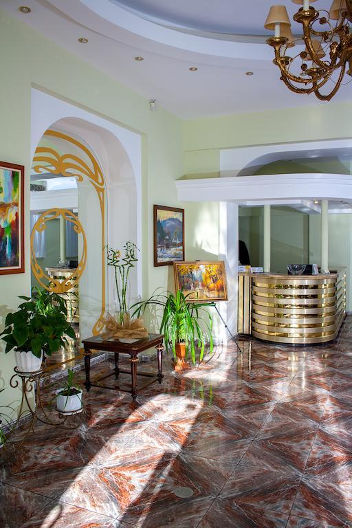 Astoria Hotel Днепър Екстериор снимка